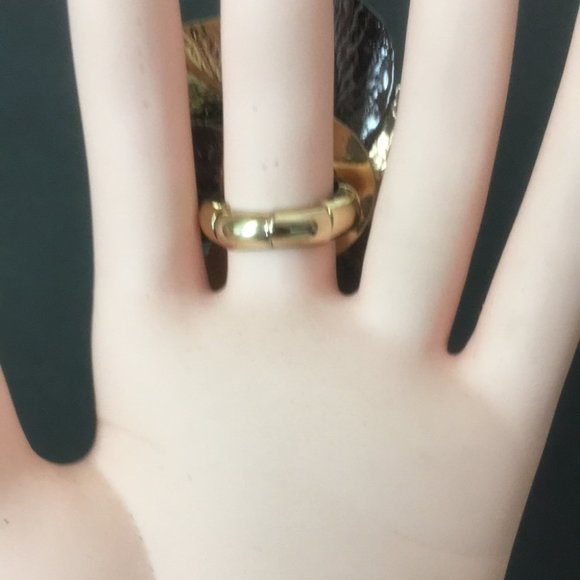 Awesome Flower Cocktail Ring - Picture 4 of 10